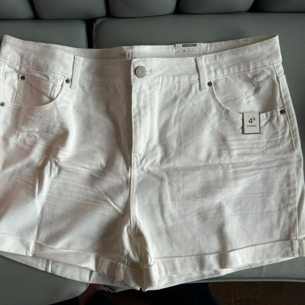 BNWT White Denim 4" Shorts Sz 18 from Time & Tru